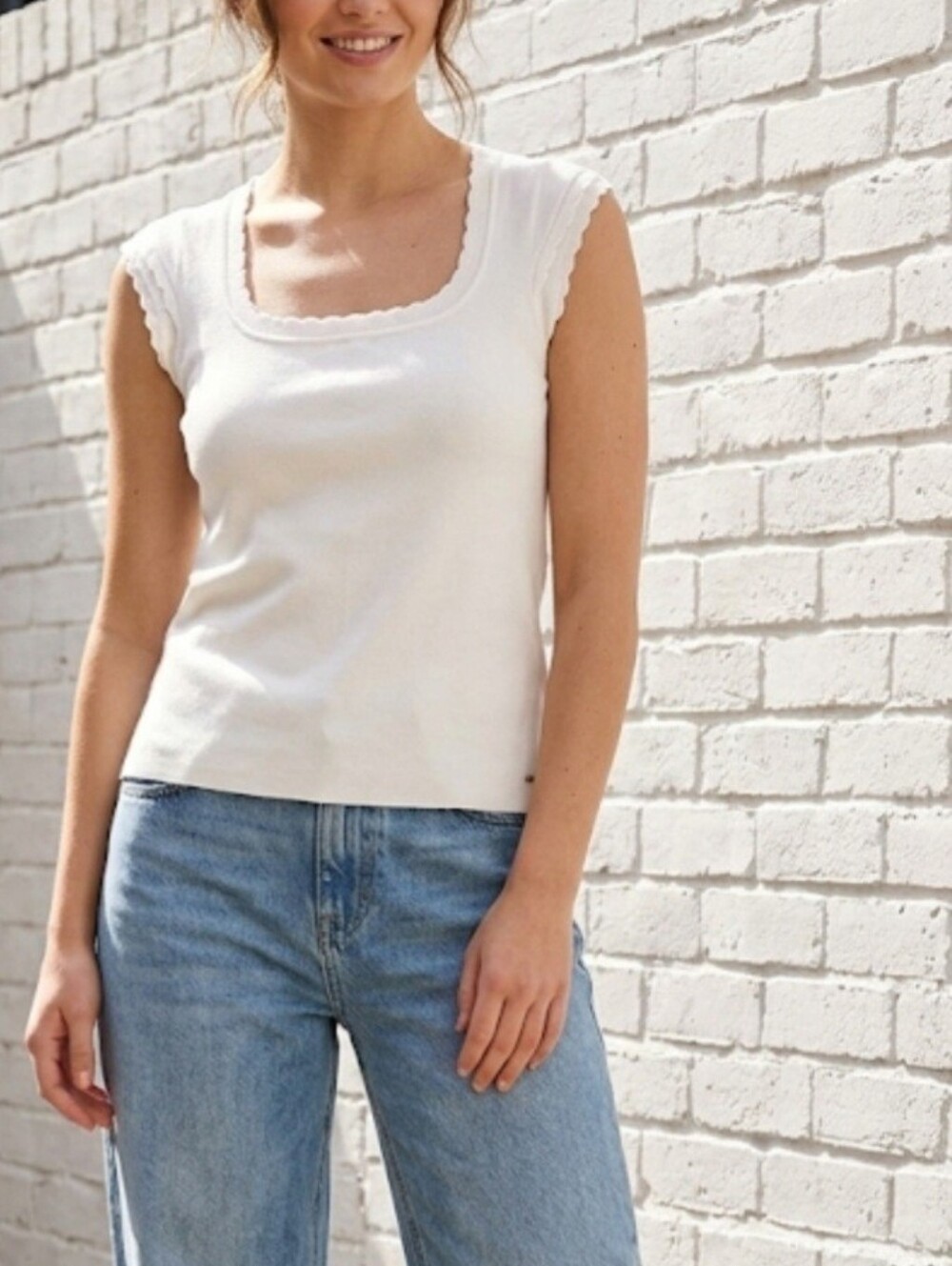 Ted Baker London Top Lornia Scallop Detail Knit Top White Size 5 (US 12 / UK 16)